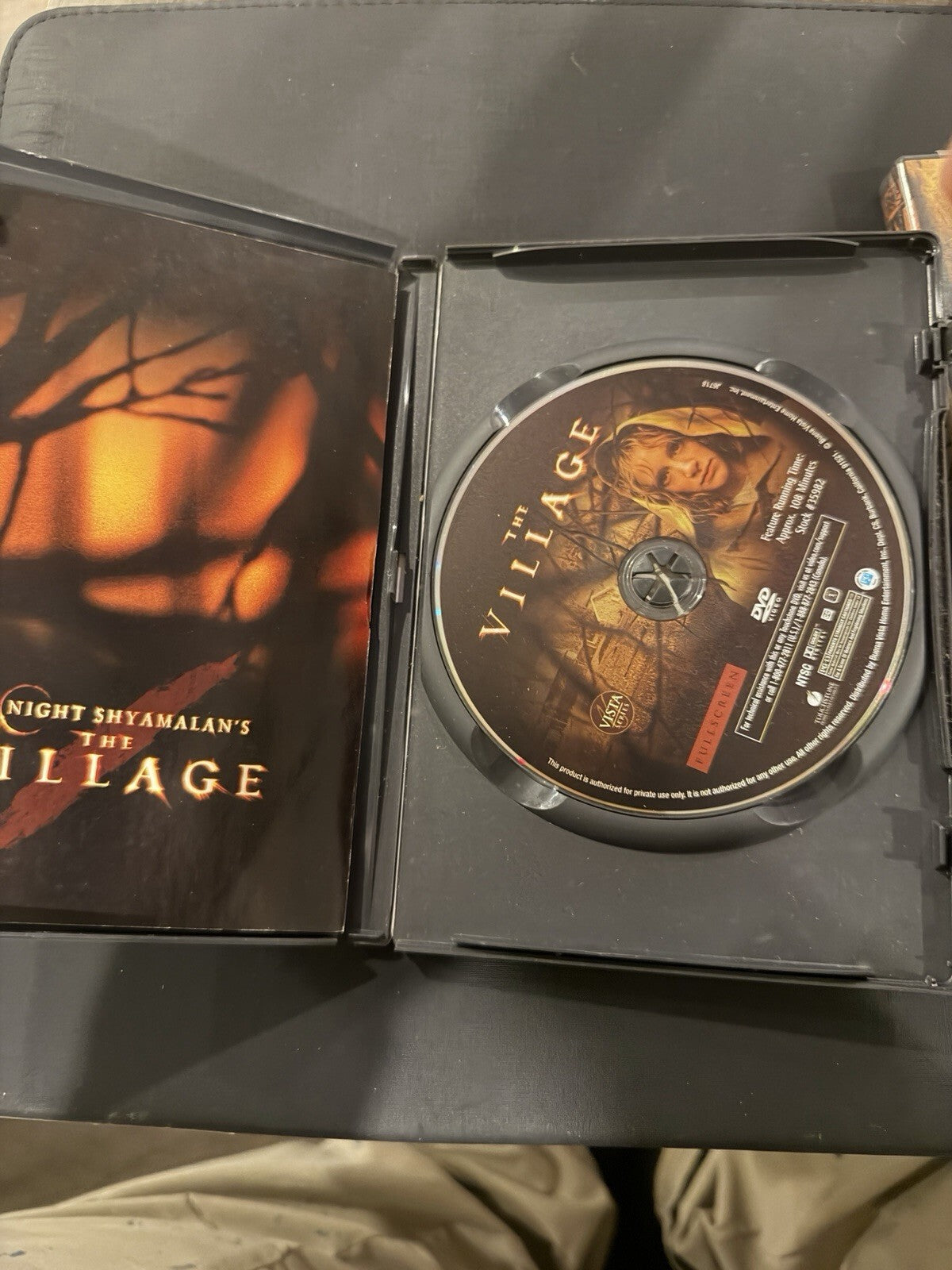 * The Village - M. Night Shyamalan - Includes Booklet And Mint Disc
