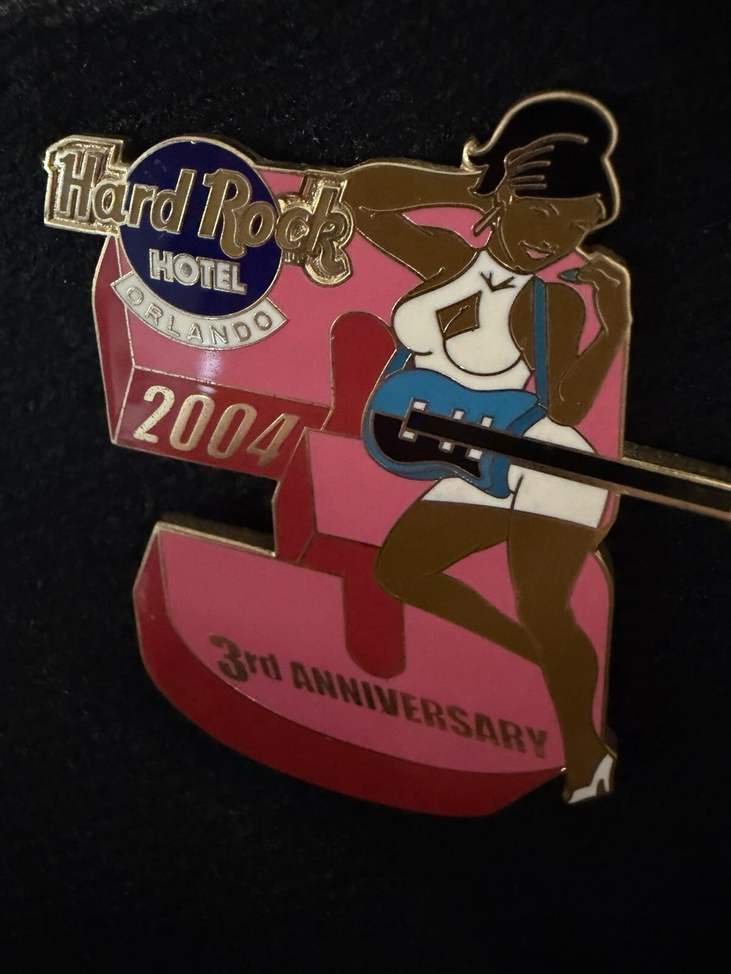Hard Rock Cafe 2004 Pin Up Girl Guitar Collectible Enamel Pin Rare