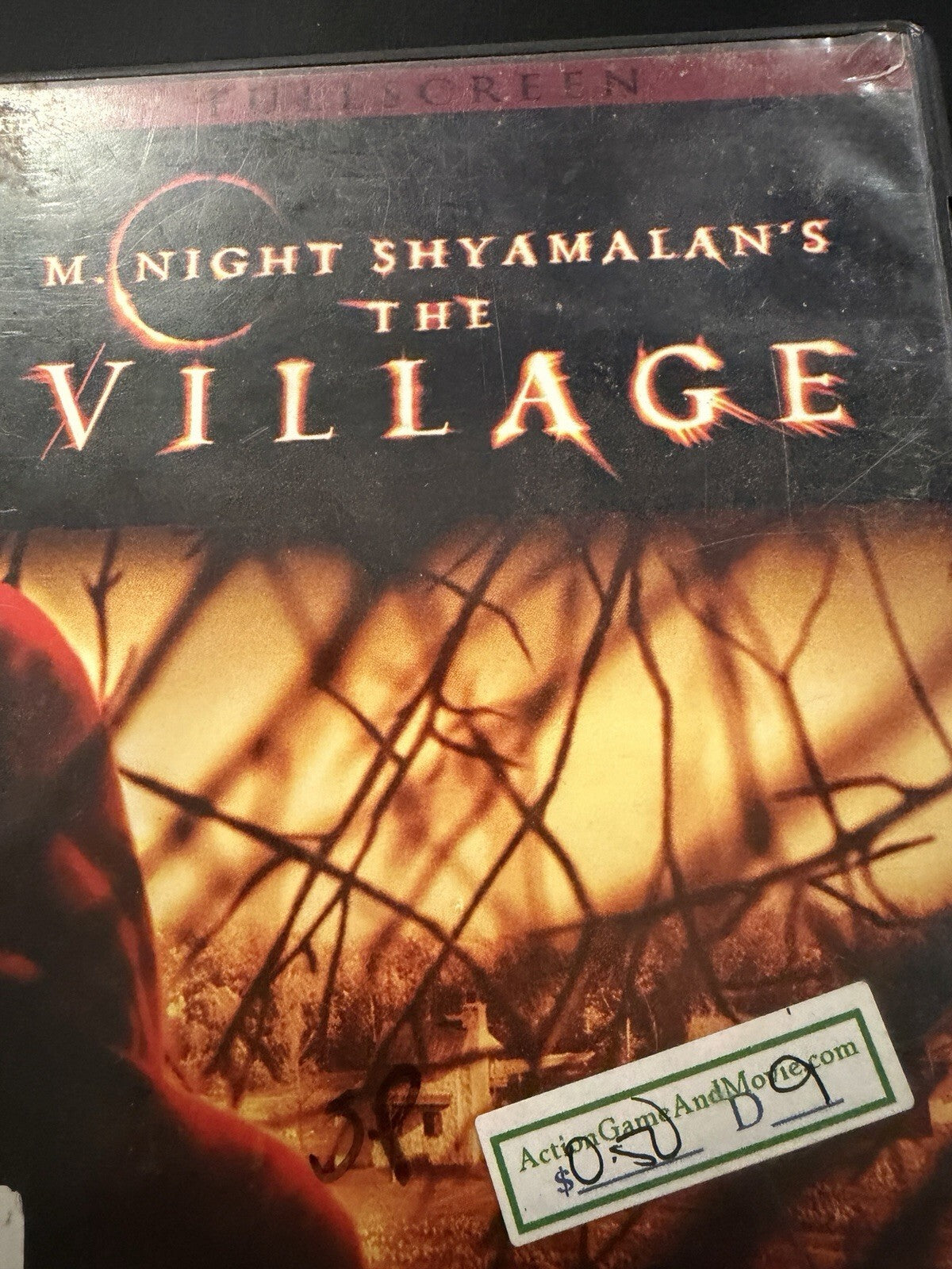 * The Village - M. Night Shyamalan - Includes Booklet And Mint Disc