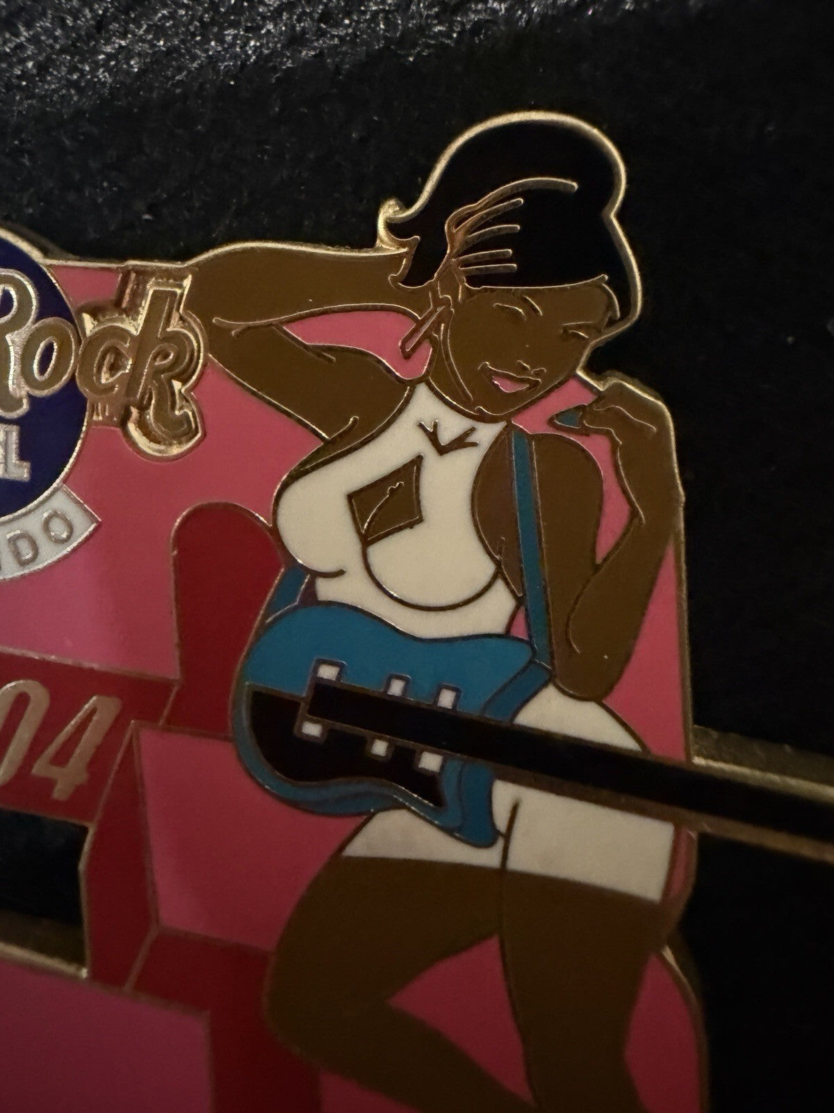 Hard Rock Cafe 2004 Pin Up Girl Guitar Collectible Enamel Pin Rare