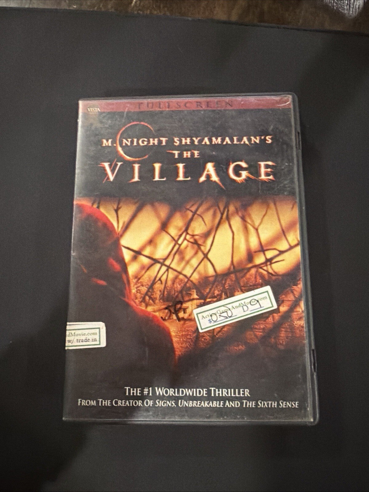 * The Village - M. Night Shyamalan - Includes Booklet And Mint Disc